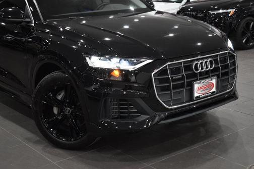 2022 Audi Q8 55 Premium Plus