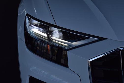 Photo 3 of 29 of 2019 Audi Q8 3.0T Premium