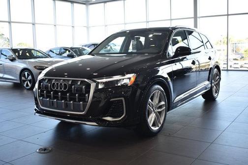 2025 Audi Q7 55 Premium Plus