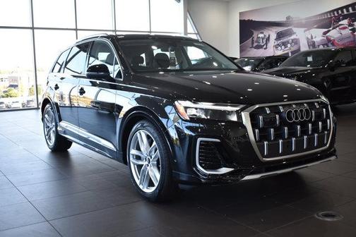 2025 Audi Q7 55 Premium Plus