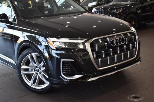 2025 Audi Q7 55 Premium Plus