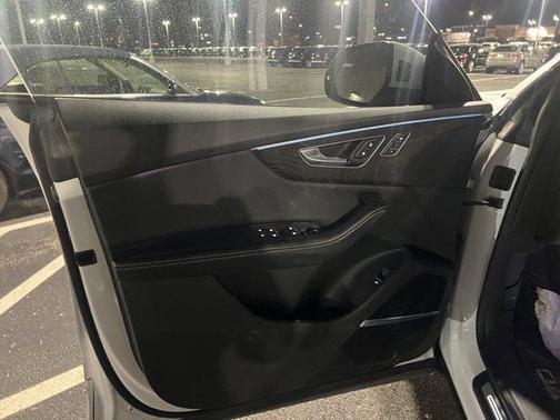 2022 Audi Q8 55 Premium Plus