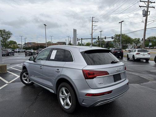 Florett Silver Metallic 2023 Audi Q5 40 Premium