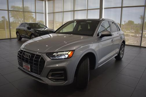 Florett Silver Metallic 2023 Audi Q5 40 Premium