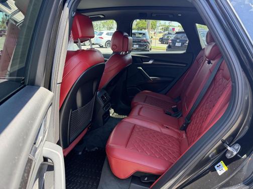 Mythos Black Metallic 2023 Audi SQ5 3.0T Premium Plus