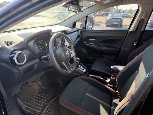Super Black 2024 Nissan Versa 1.6 S