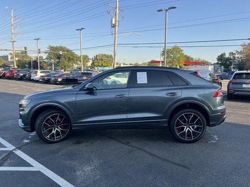 2022 Audi Q8 55 Premium Plus