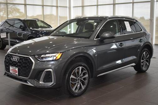 Daytona Gray Pearl Effect 2023 Audi Q5 45 S line Premium