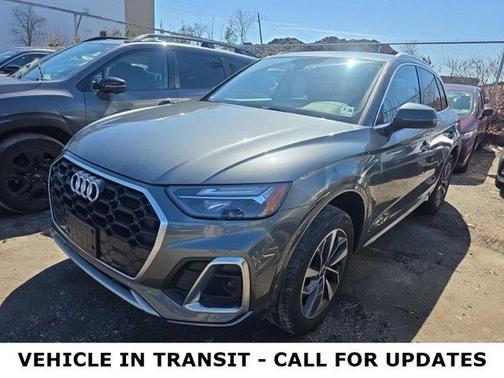 Daytona Gray Pearl Effect 2023 Audi Q5 45 S line Premium