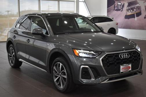 Daytona Gray Pearl Effect 2023 Audi Q5 45 S line Premium