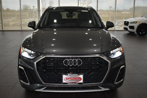 Daytona Gray Pearl Effect 2023 Audi Q5 45 S line Premium