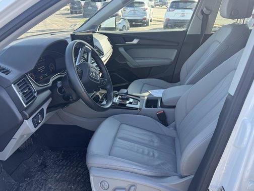 2022 Audi Q5 45 S line Premium Plus