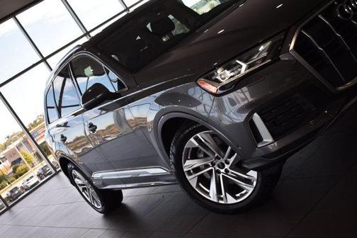 2023 Audi Q7 45 Premium
