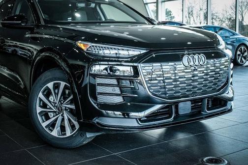 2025 Audi Q6 e-tron Premium Plus quattro