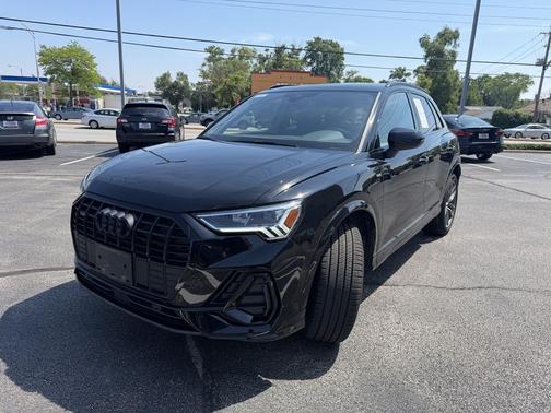 Mythos Black Metallic 2025 Audi Q3 Premium 45 TFSI S line quattro Tiptronic