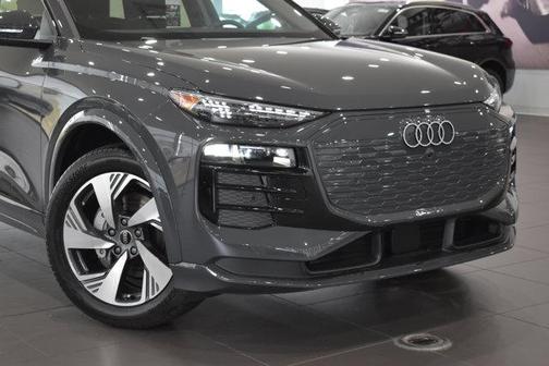 2025 Audi Q6 e-tron Premium Plus quattro
