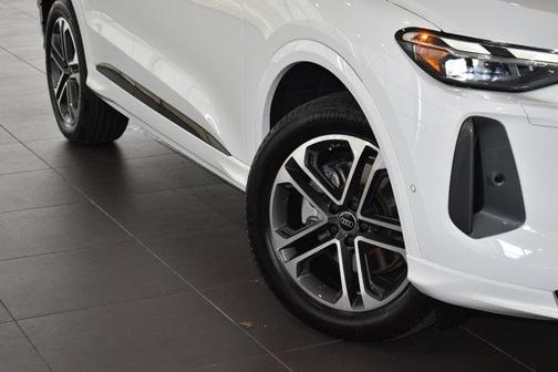 Arkona White 2026 Audi Q5 Premium