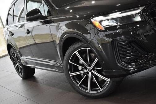 2025 Audi Q7 45 Premium Plus