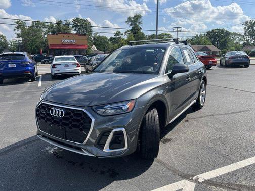 2022 Audi Q5 45 S line Premium Plus