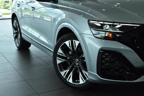 2025 Audi Q8 55 Premium Plus