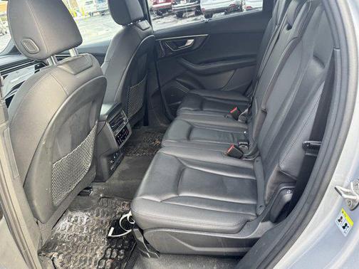 2022 Audi Q7 55 Premium Plus