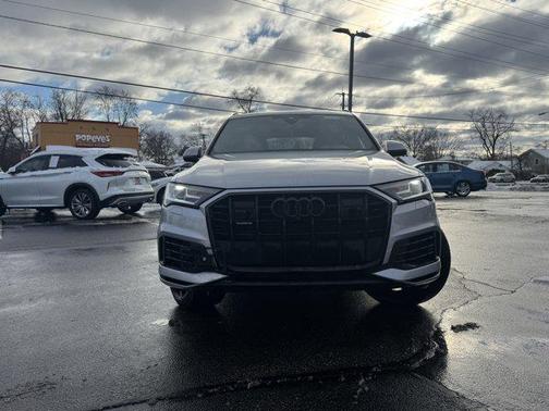 2022 Audi Q7 55 Premium Plus