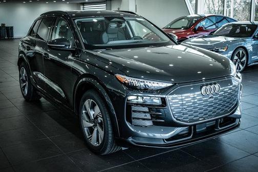 2025 Audi Q6 e-tron Prestige quattro