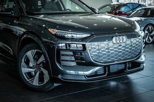 2025 Audi Q6 e-tron Prestige quattro