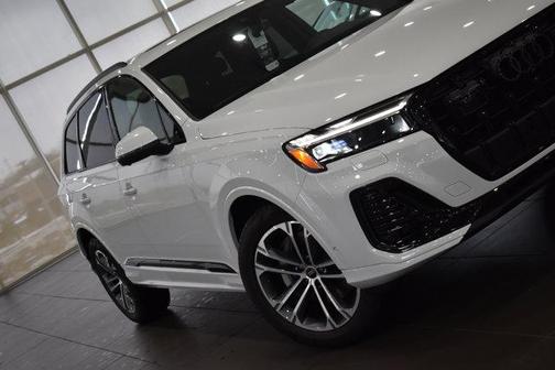 2026 Audi Q7 45 Premium