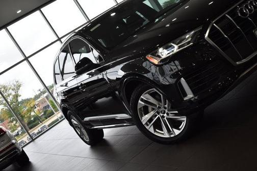 2022 Audi Q7 55 Premium Plus