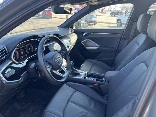 2024 Audi Q3 45 S line Premium Plus