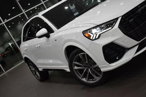 2025 Audi Q3 Premium 45 TFSI S line quattro Tiptronic