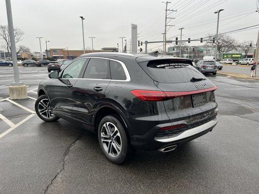 2025 Audi Q5 Premium TFSI quattro S tronic