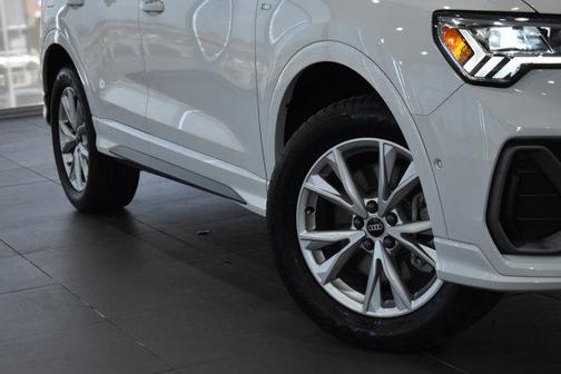 Glacier White Metallic 2021 Audi Q3 45 S line Premium Plus