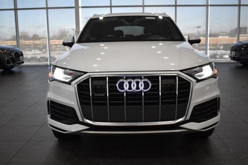 2023 Audi Q7 45 Premium