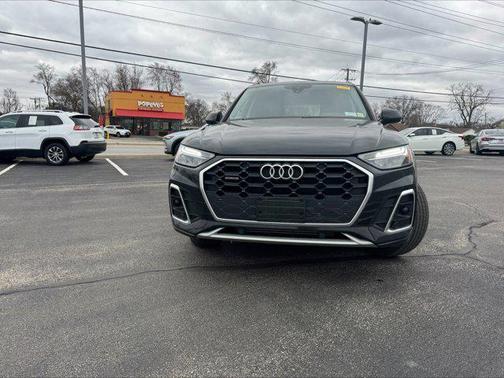 2023 Audi Q5 45 S line Premium