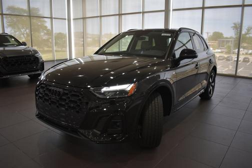 Mythos Black Metallic 2023 Audi Q5 45 S line Premium Plus