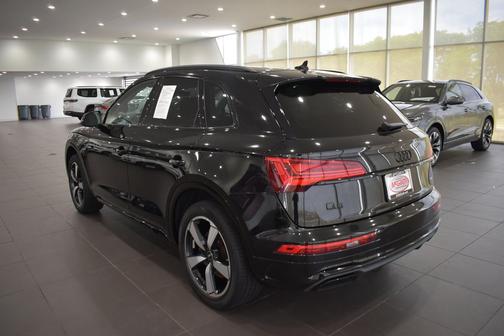 Mythos Black Metallic 2023 Audi Q5 45 S line Premium Plus