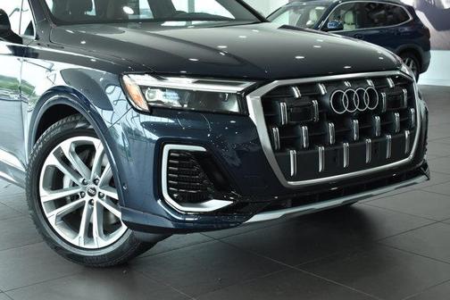 2025 Audi Q7 55 Premium Plus