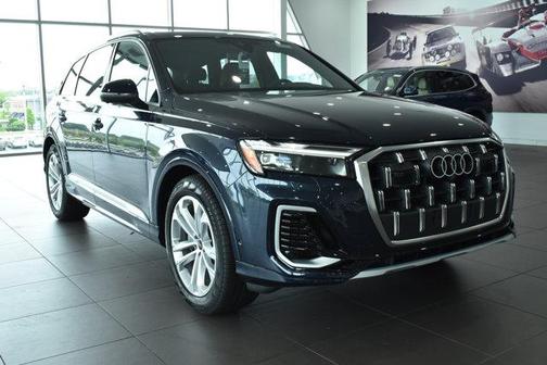 2025 Audi Q7 55 Premium Plus
