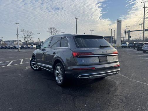 2024 Audi Q7 55 Premium Plus