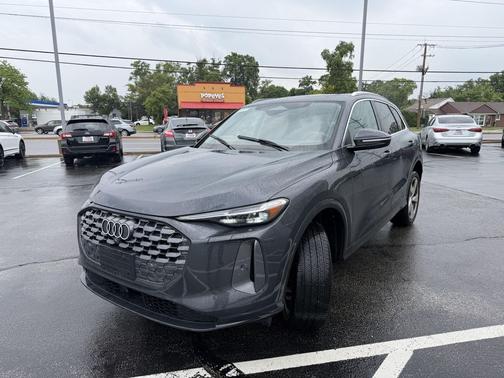 Tambora Gray Metallic 2025 Audi Q5 Premium Plus TFSI quattro S tronic