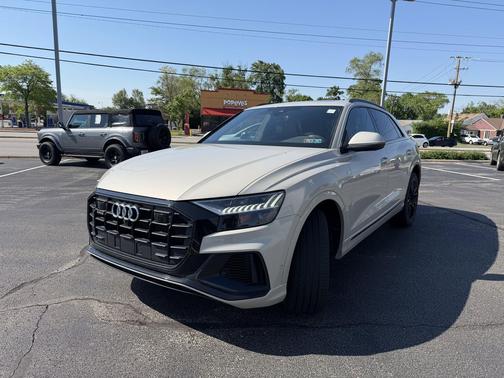 Vicuna Beige Metallic 2023 Audi Q8 55 Premium Plus