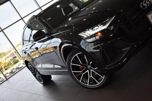 2023 Audi Q8 55 Premium Plus