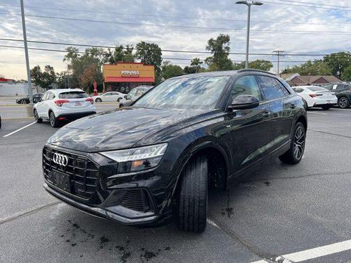 2023 Audi Q8 55 Premium Plus
