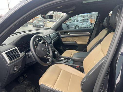 2022 Volkswagen Atlas Cross Sport 2.0T SE w/Technology 4MOTION