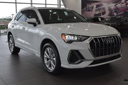 2022 Audi Q3 45 S line Premium