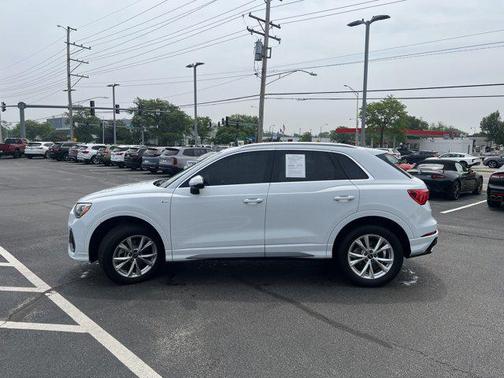 2022 Audi Q3 45 S line Premium