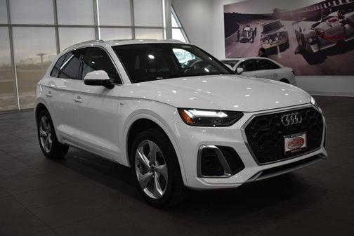 2023 Audi Q5 45 S line Premium Plus