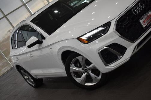 2023 Audi Q5 45 S line Premium Plus